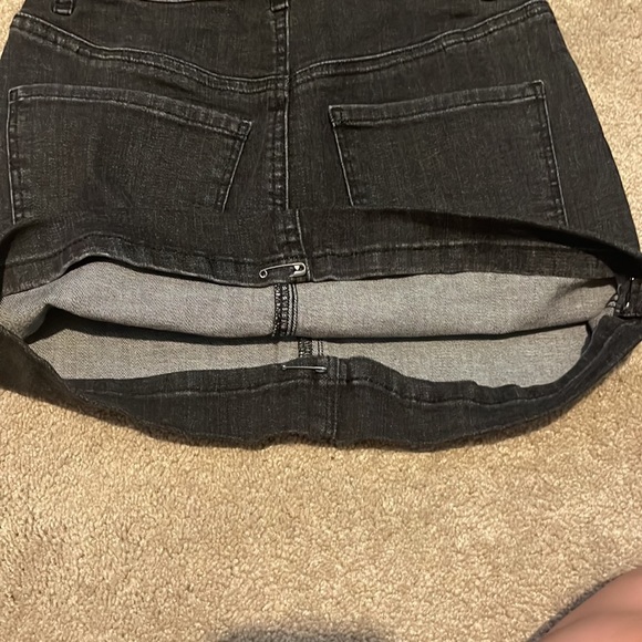 garage black skirt - Picture 3 of 4